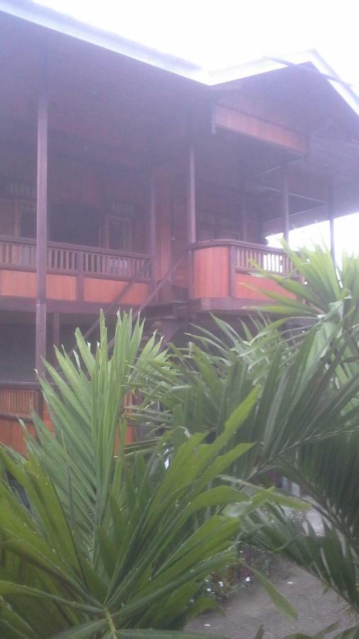 Sunset Guest House & Bar Bunaken Kültér fotó