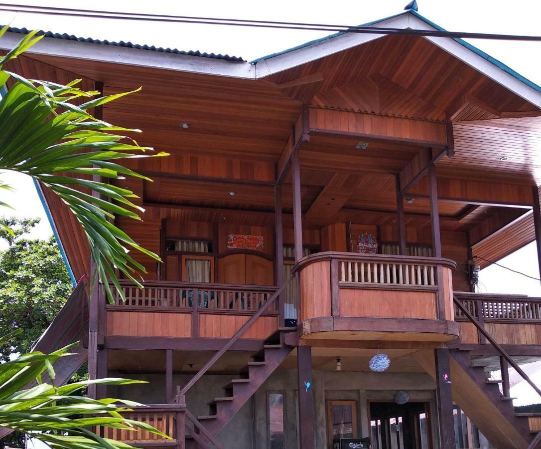 Sunset Guest House & Bar Bunaken Kültér fotó